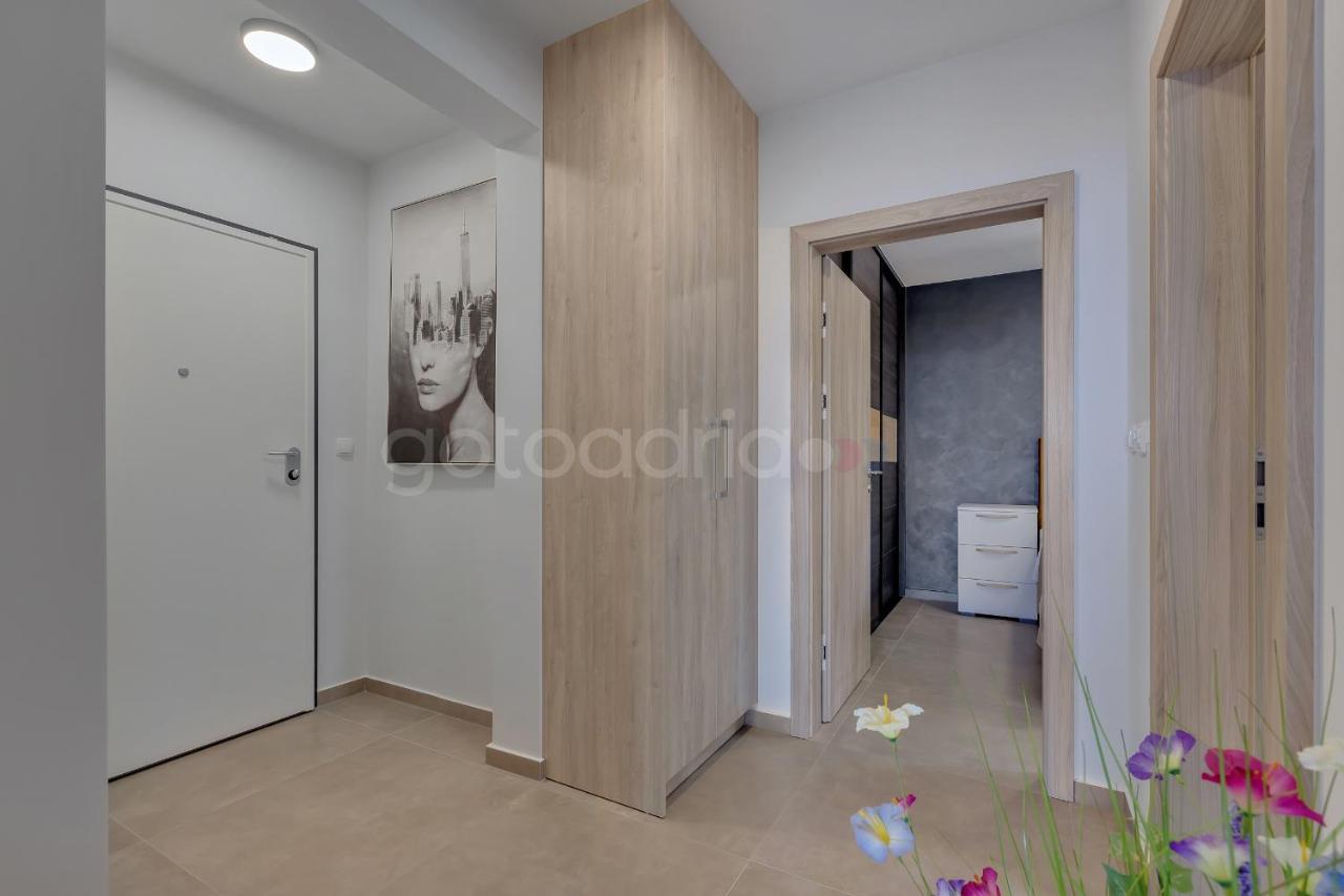 Luxury Seaview Apt Luki - Free Parking Макарска Экстерьер фото