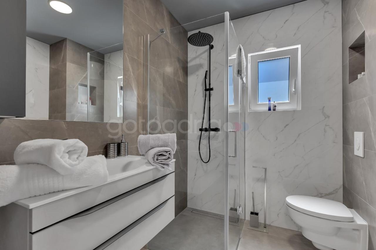 Luxury Seaview Apt Luki - Free Parking Макарска Экстерьер фото